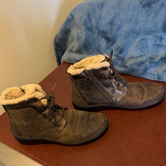 Clarks Brown Fur-Lined Boots - Picture 5 of 11